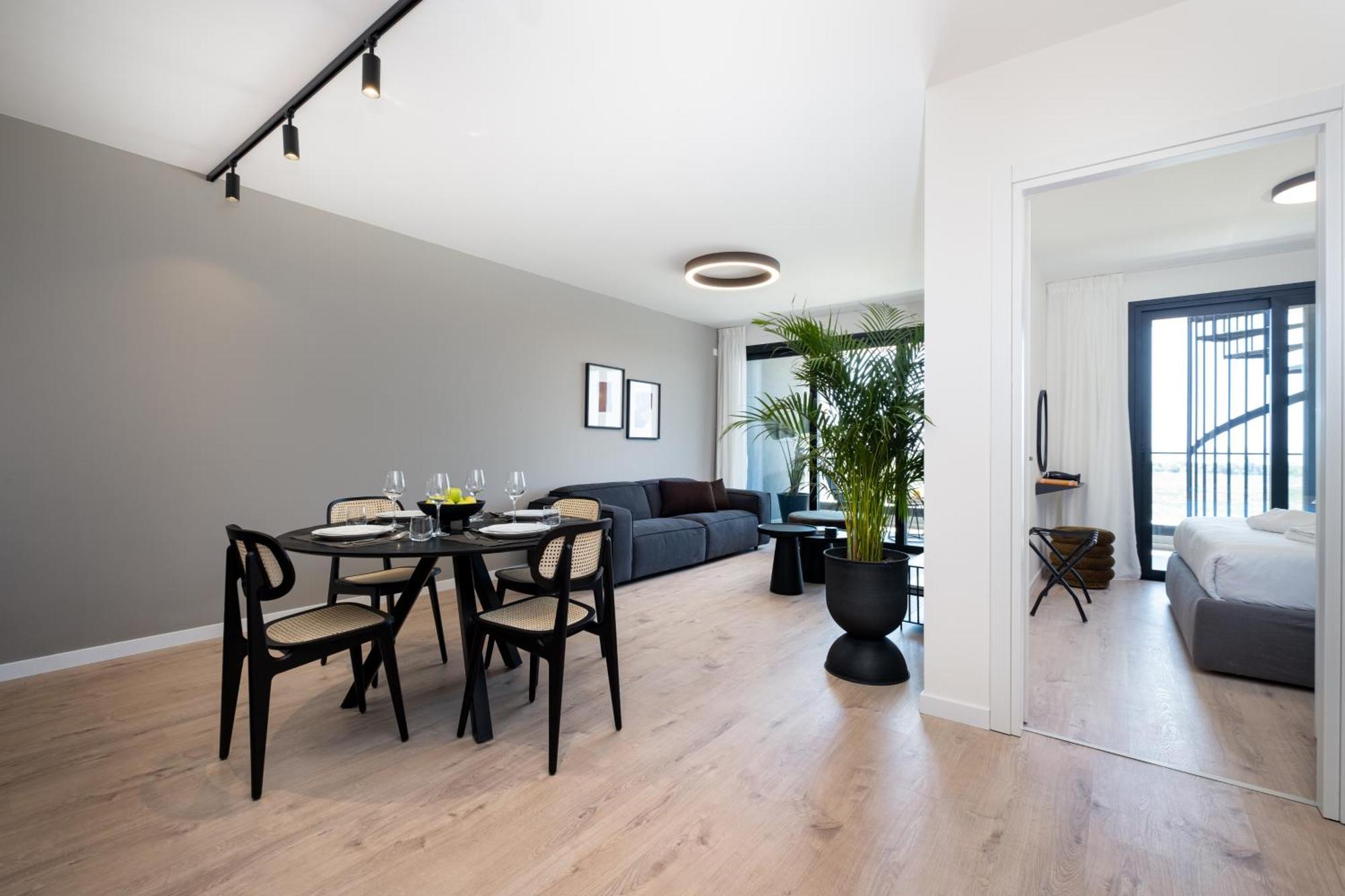 Sunset Gardens Apartment Лимасол Екстериор снимка