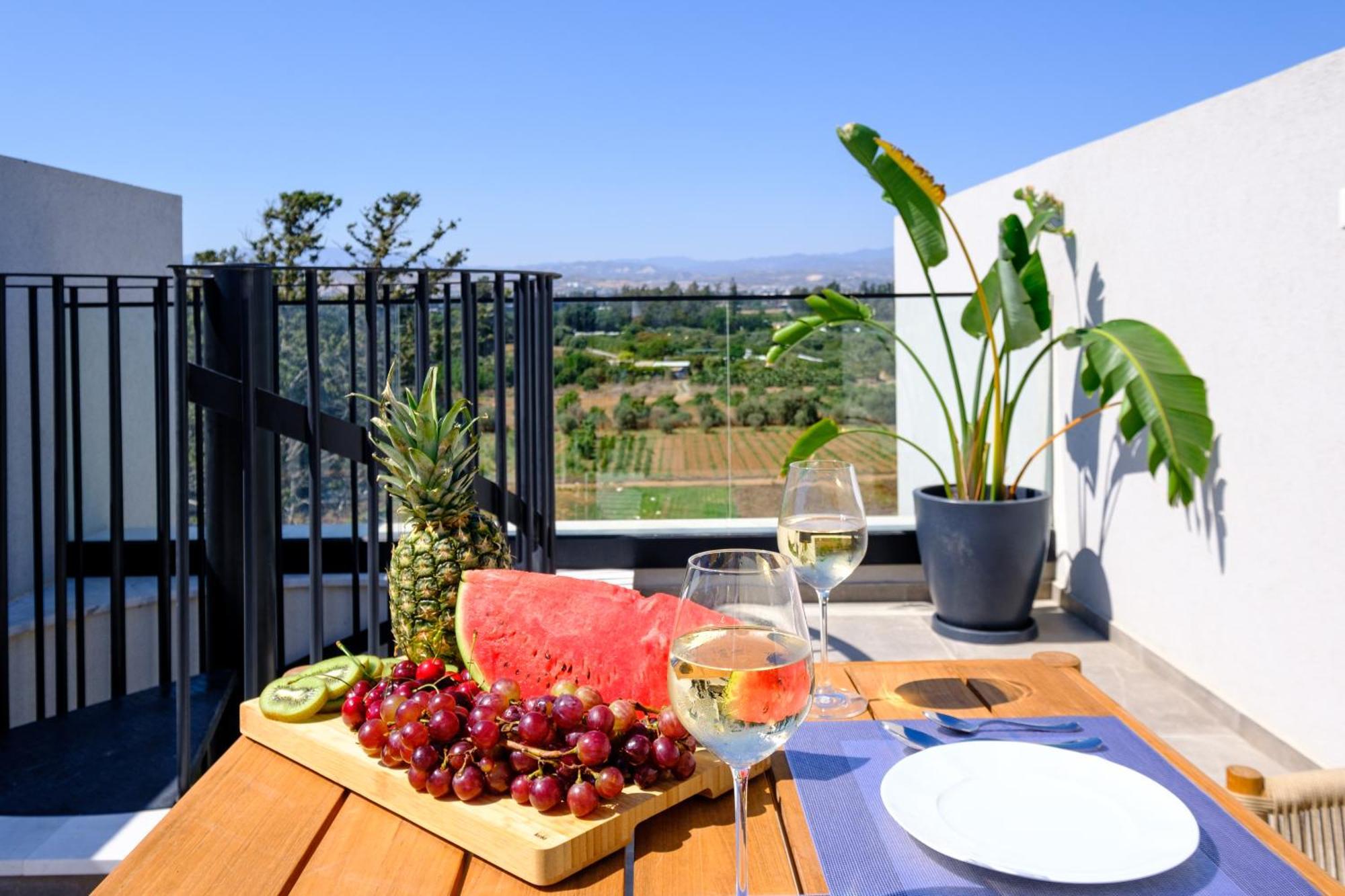 Sunset Gardens Apartment Лимасол Екстериор снимка