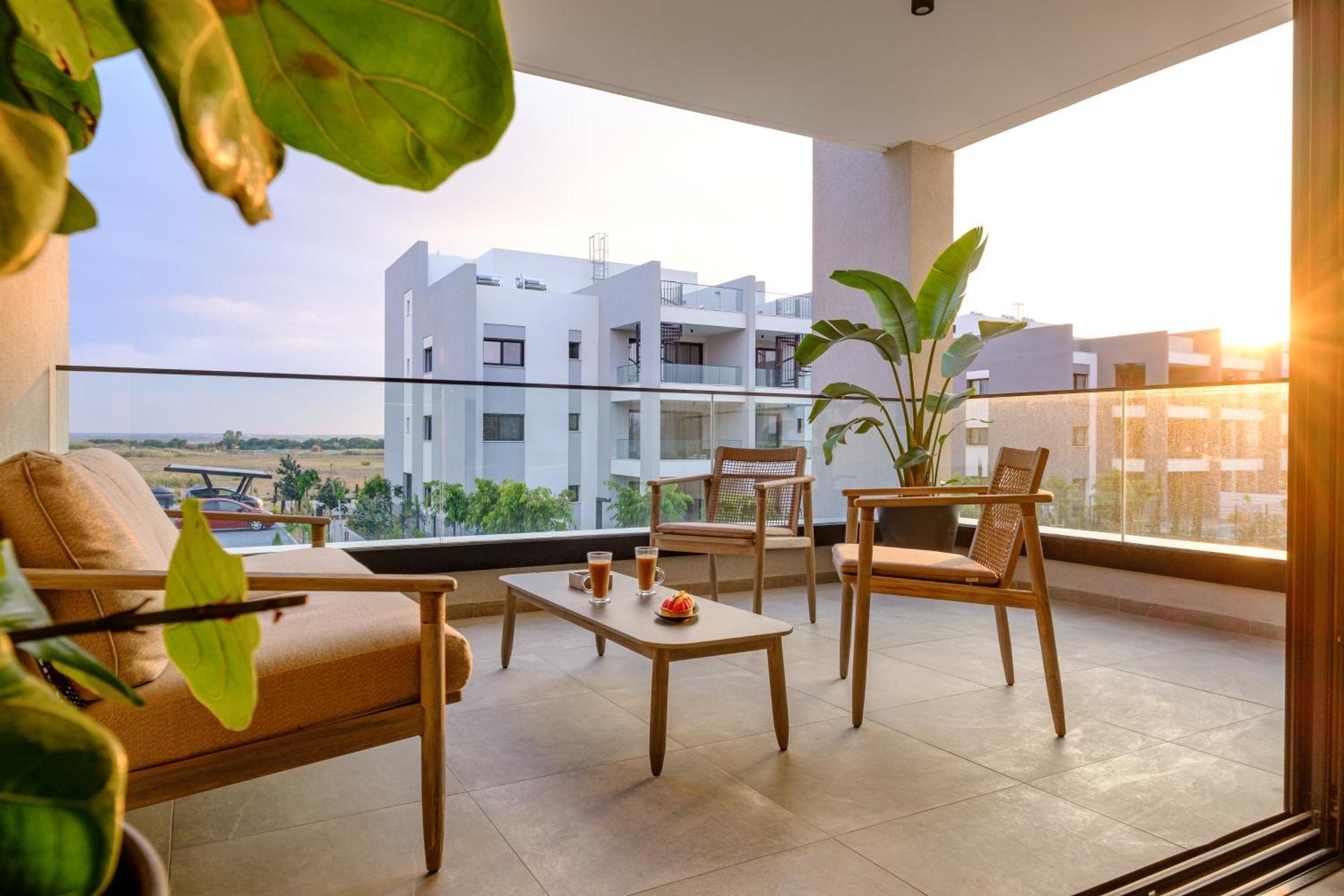 Sunset Gardens Apartment Лимасол Стая снимка