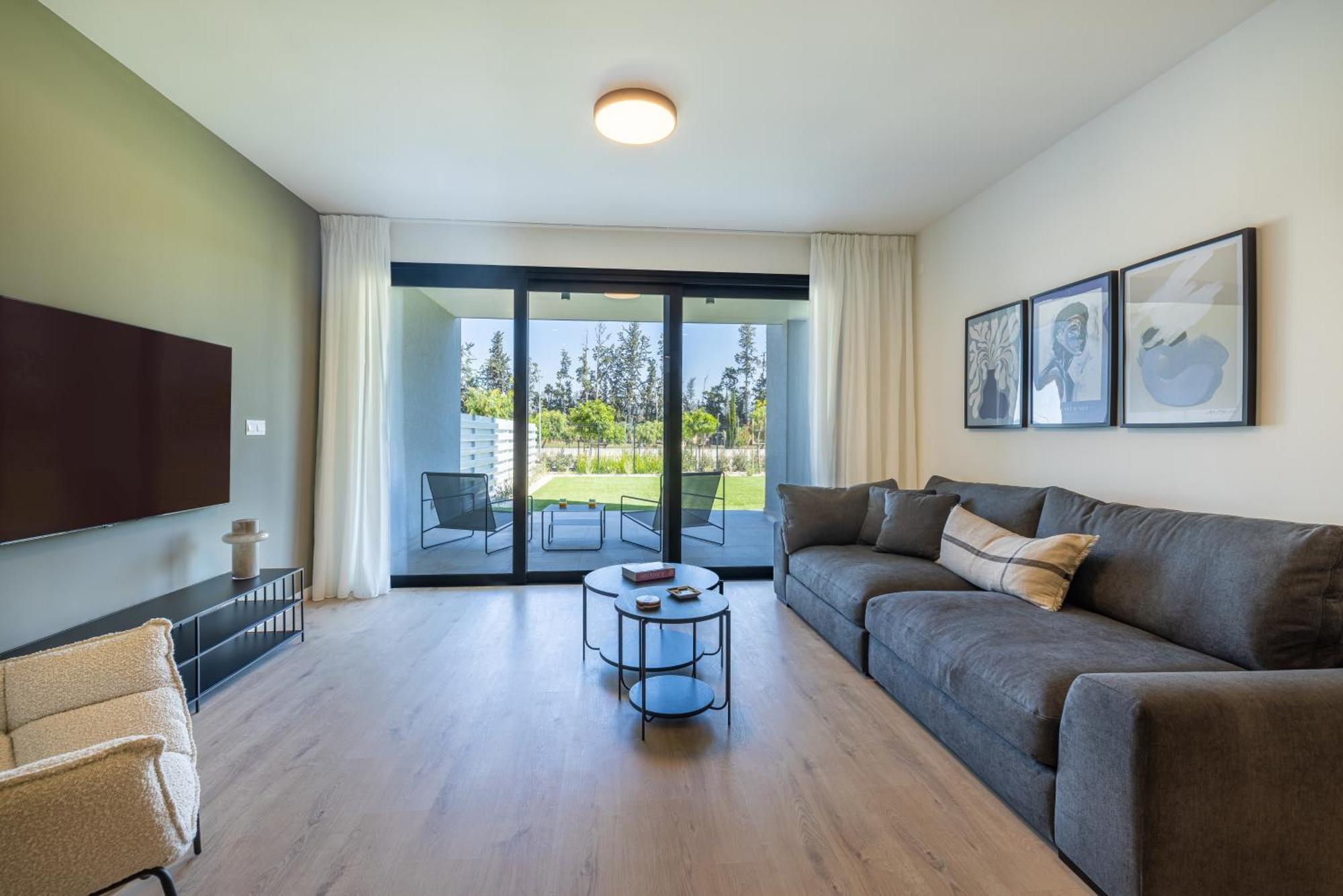 Sunset Gardens Apartment Лимасол Екстериор снимка