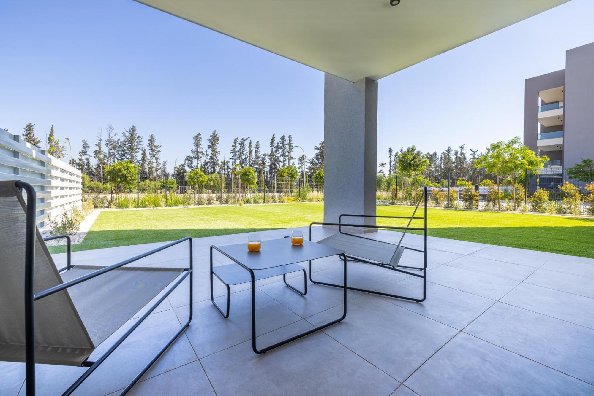 Sunset Gardens Apartment Лимасол Екстериор снимка