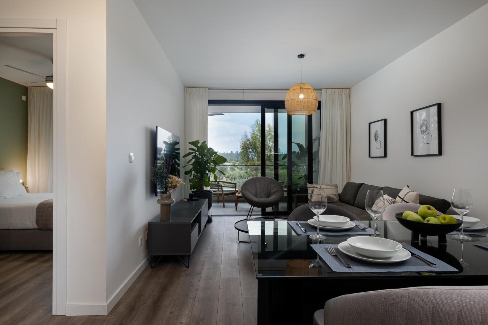 Sunset Gardens Apartment Лимасол Екстериор снимка