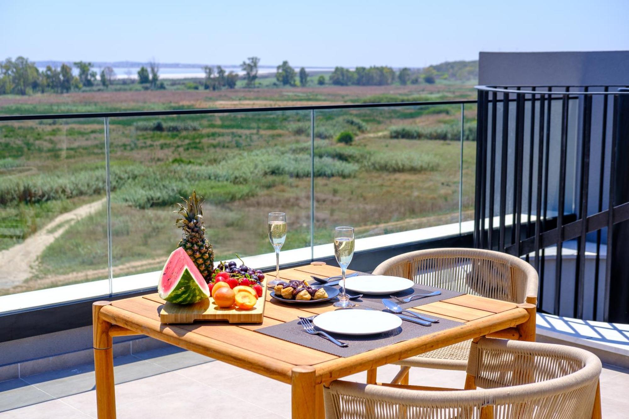 Sunset Gardens Apartment Лимасол Екстериор снимка