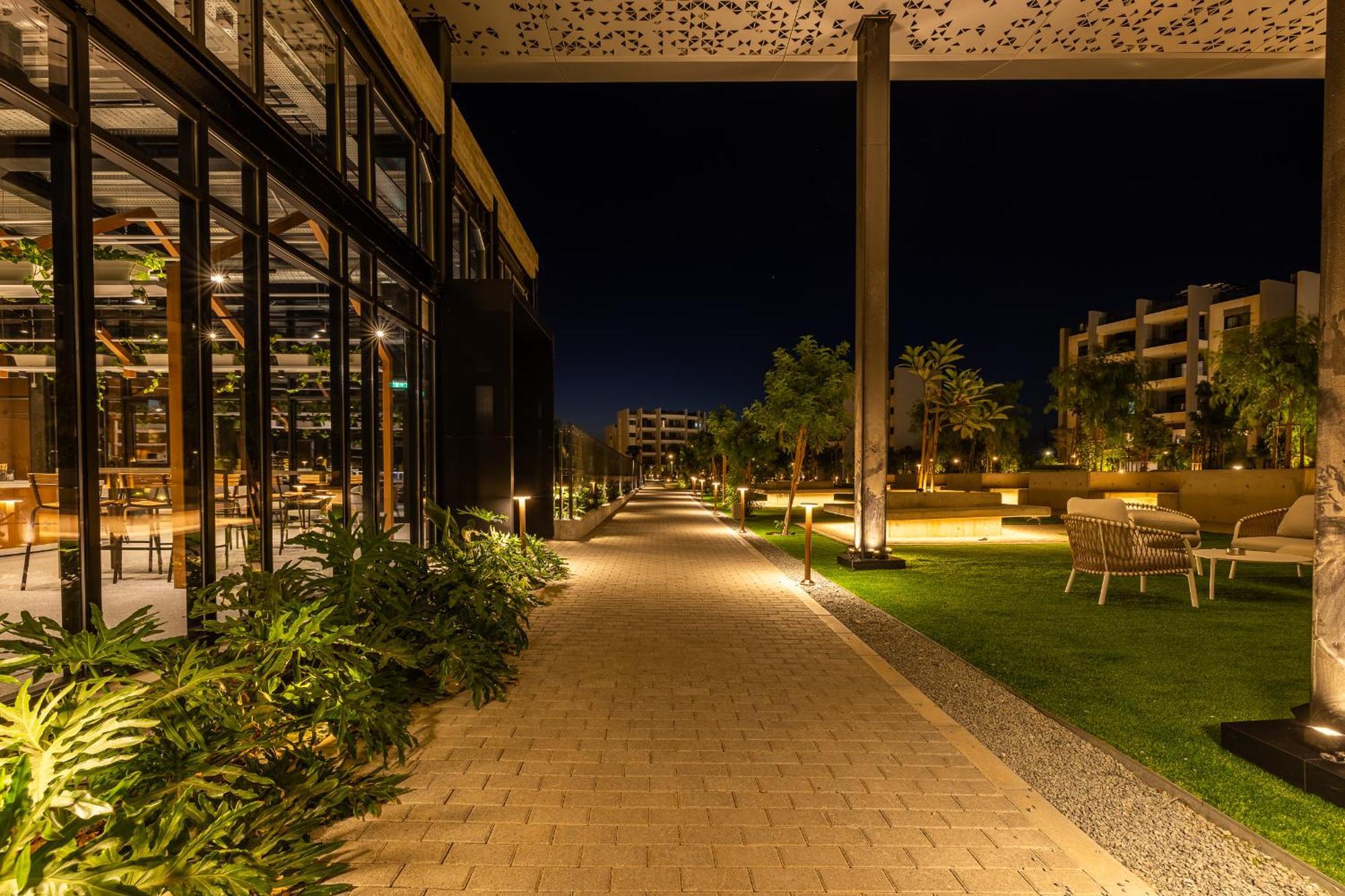 Sunset Gardens Apartment Лимасол Екстериор снимка